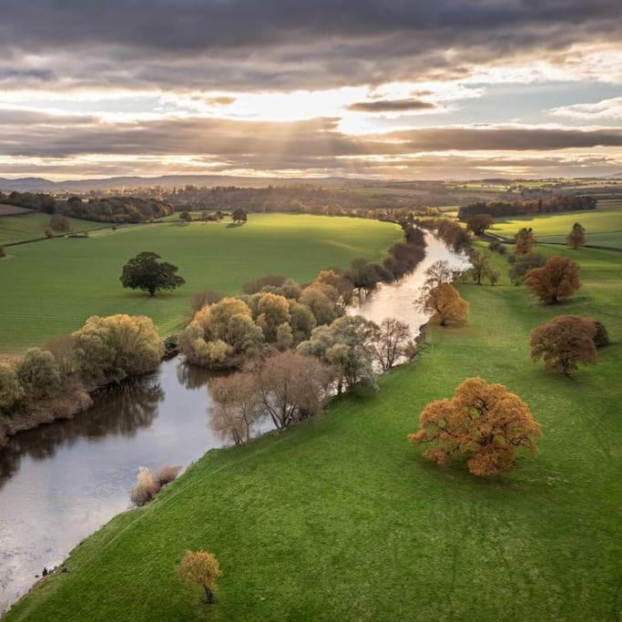 Cosy Cottage On Banks Of River Wye Foy Extérieur photo