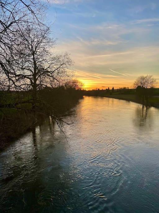 Cosy Cottage On Banks Of River Wye Foy Extérieur photo