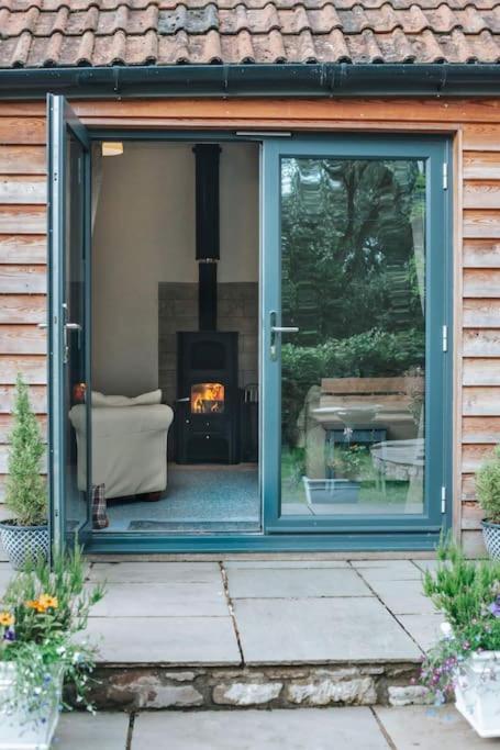 Cosy Cottage On Banks Of River Wye Foy Extérieur photo